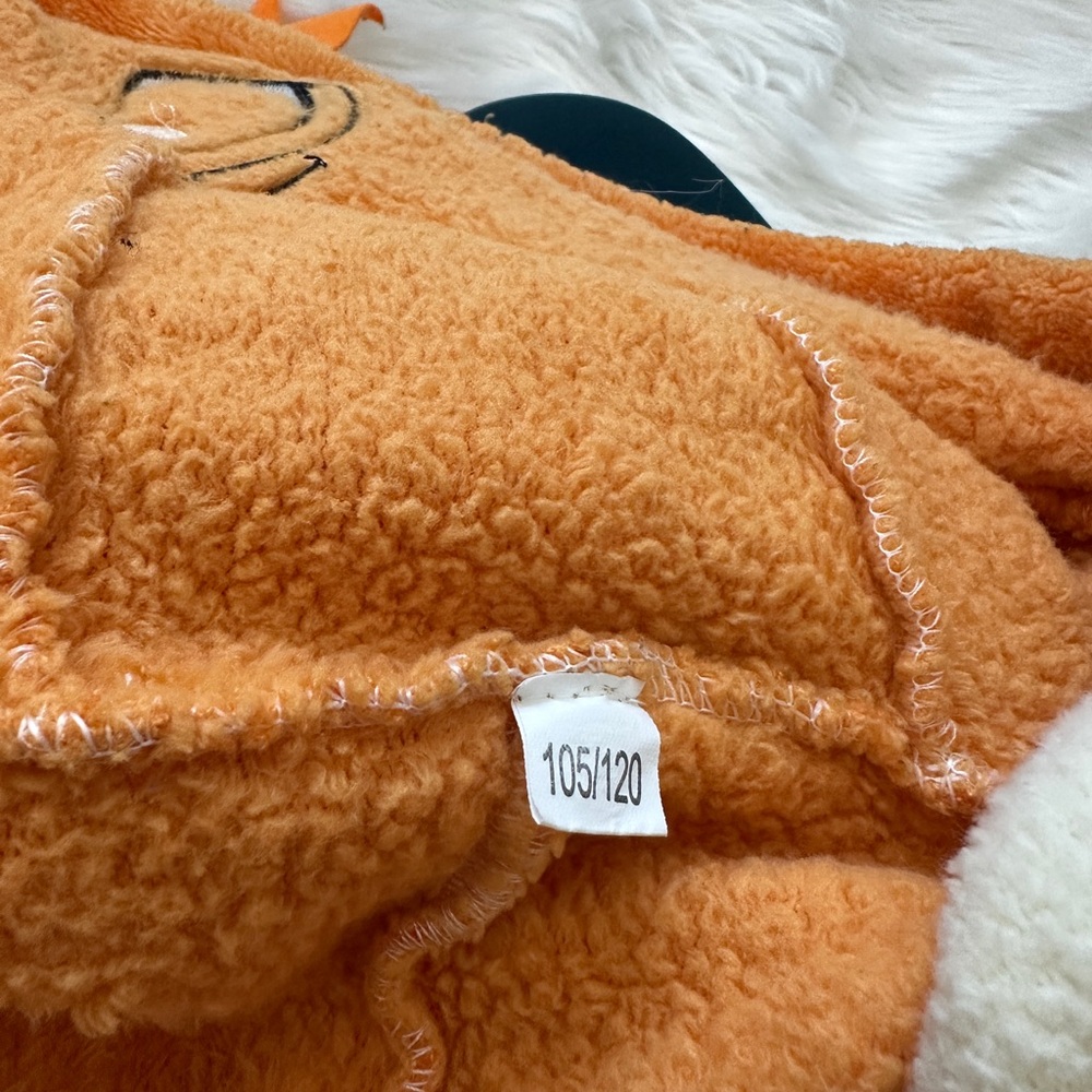 Kids Charmander Onesie Outfit - Picture 6 of 6